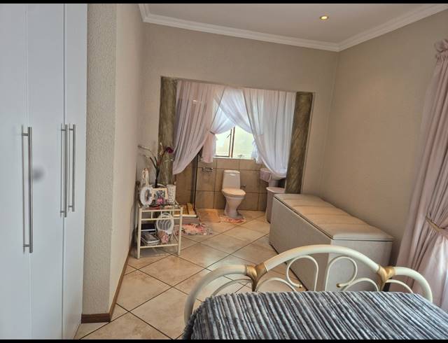 3 BEDROOM HOUSE FOR SALE IN PRIMROSE HILL